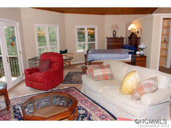 239 Country Club Circle - Photo 14