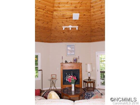 239 Country Club Circle - Photo 15
