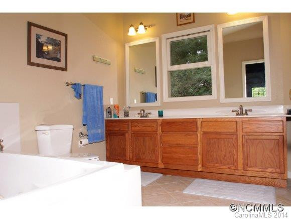 239 Country Club Circle - Photo 16