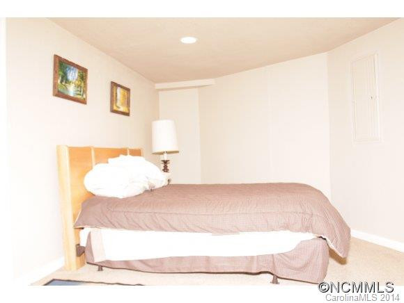 239 Country Club Circle - Photo 19