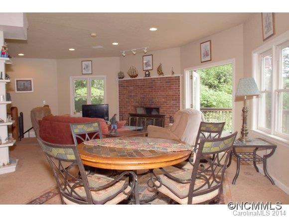 239 Country Club Circle - Photo 10