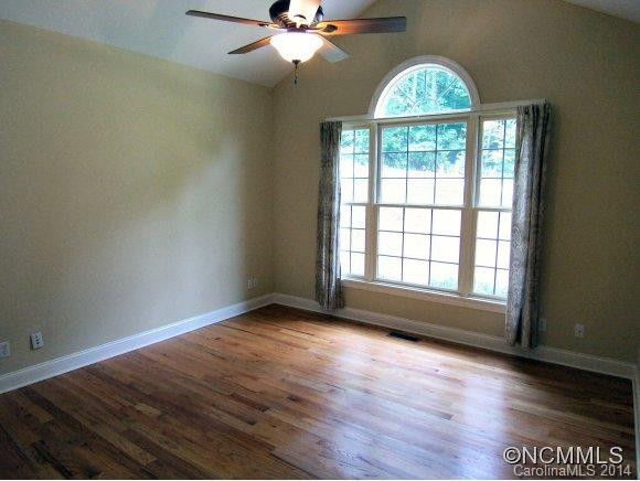 210 Holly Haven Court - Photo 8