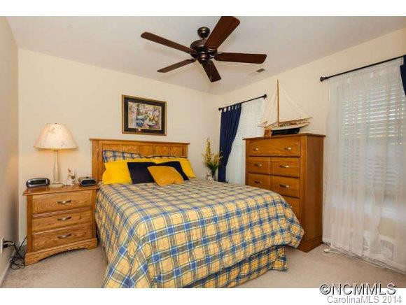 86 Rotunda Circle - Photo 17