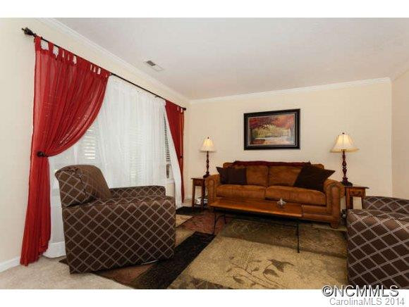 86 Rotunda Circle - Photo 6