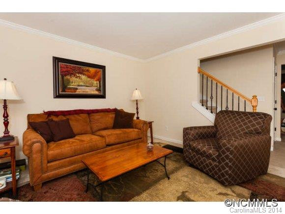 86 Rotunda Circle - Photo 8