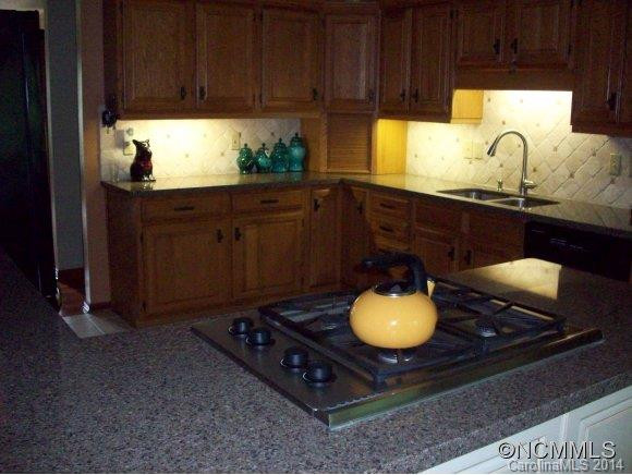 208 Coachmans Court - Photo 4