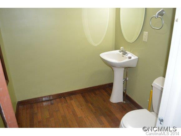 60 Love Lane - Photo 2