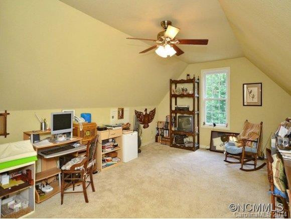 62 HIDEAWAY DRIVE - Photo 18