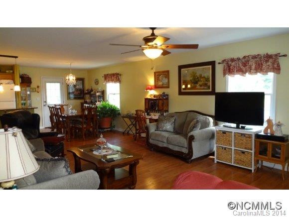 498 MEADOW VIEW DRIVE - Photo 2