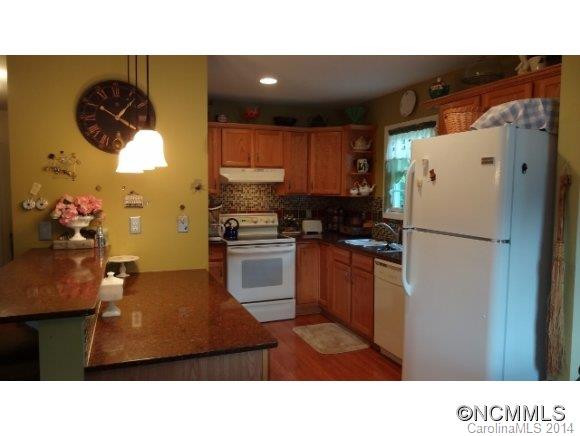 498 MEADOW VIEW DRIVE - Photo 4