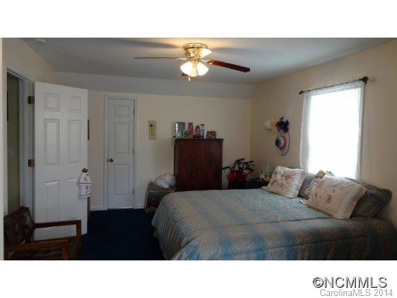 498 MEADOW VIEW DRIVE - Photo 9