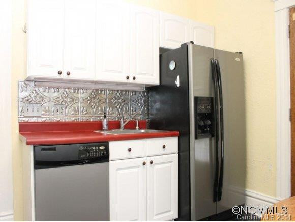 102 JODY STREET - Photo 3