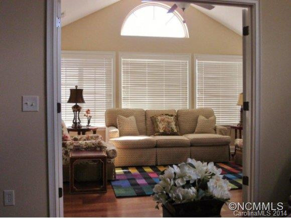46 Mountain Meadow Circle - Photo 4