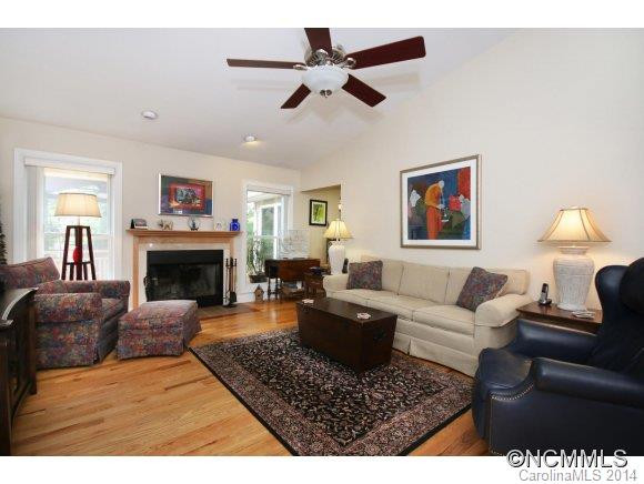 8 Silver Springs Drive - Photo 3