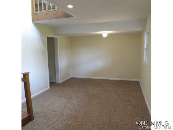 8 LLoyd Young Road - Photo 3