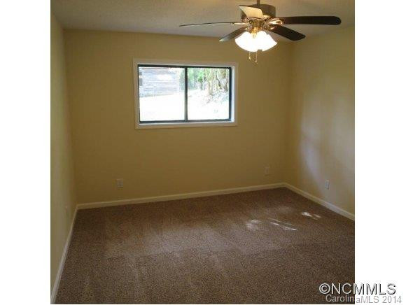 8 LLoyd Young Road - Photo 4