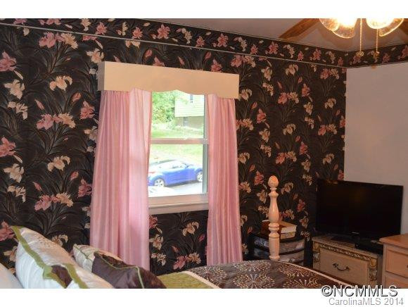 20 Hawthorne Ln - Photo 12