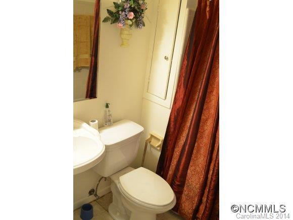 20 Hawthorne Ln - Photo 15