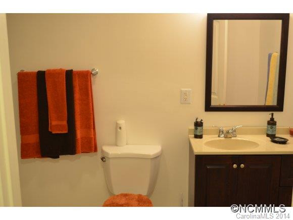 20 Hawthorne Ln - Photo 17