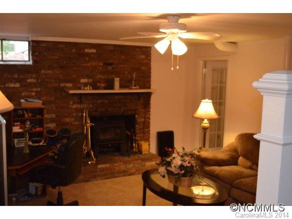 20 Hawthorne Ln - Photo 18