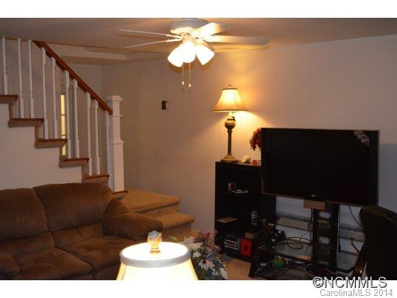 20 Hawthorne Ln - Photo 19