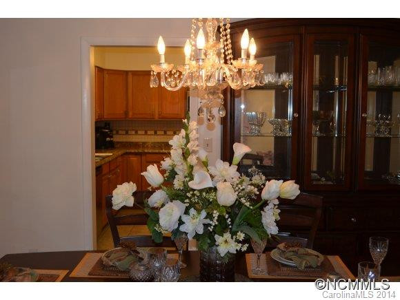 20 Hawthorne Ln - Photo 8