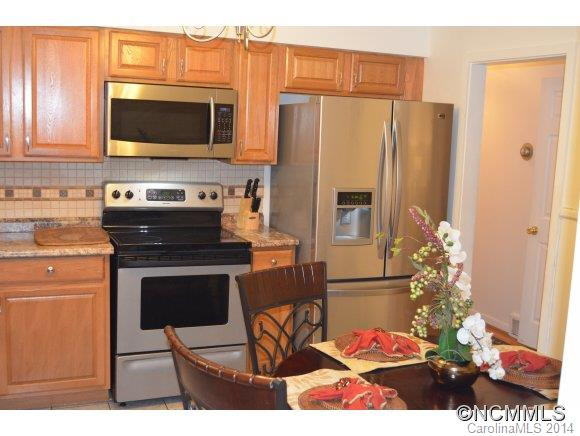 20 Hawthorne Ln - Photo 9