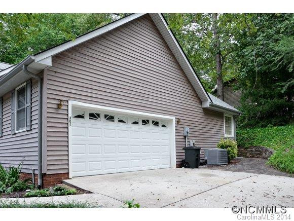 301 SHADECREST LANE - Photo 2