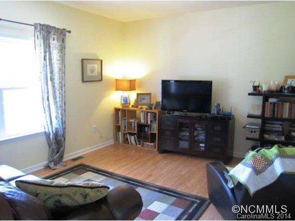 367 Overton Hills - Photo 2