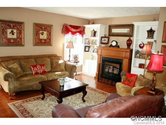2 McCredie Court - Photo 2