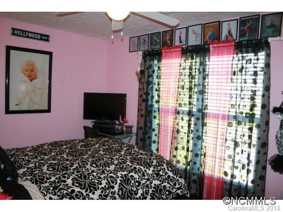 2 McCredie Court - Photo 6