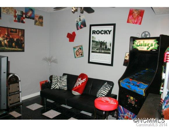 2 McCredie Court - Photo 8