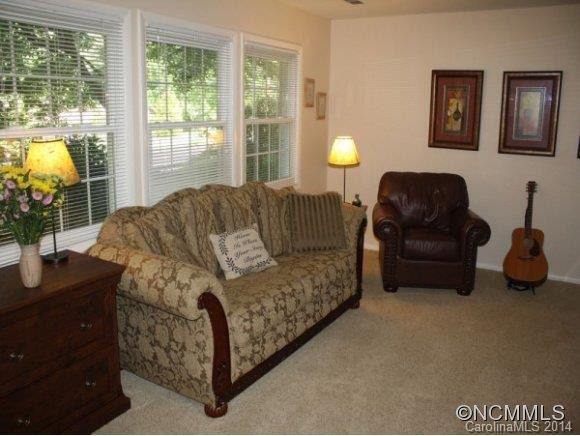 24 Wisteria Drive - Photo 2