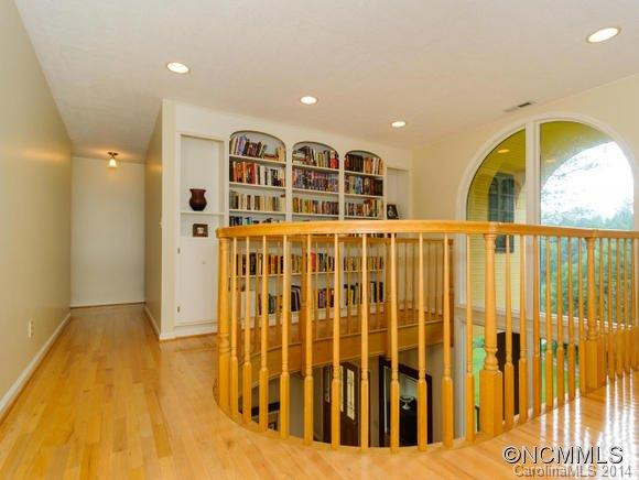 618 Sweet Hollow Road - Photo 12