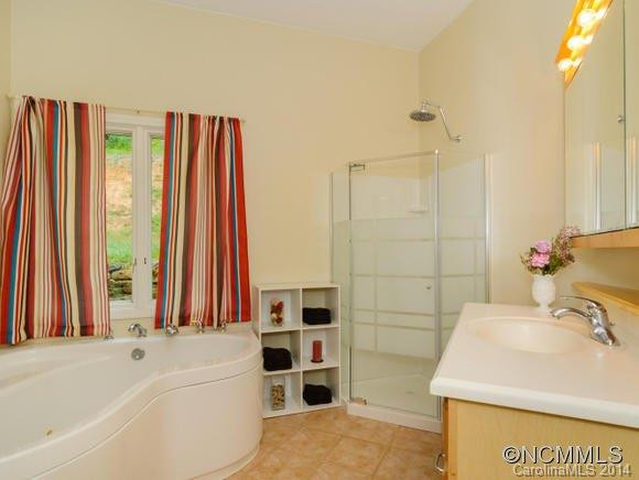 618 Sweet Hollow Road - Photo 14