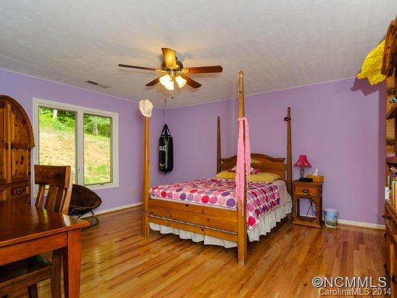 618 Sweet Hollow Road - Photo 15