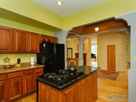 618 Sweet Hollow Road - Photo 9