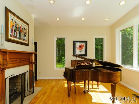 618 Sweet Hollow Road - Photo 10