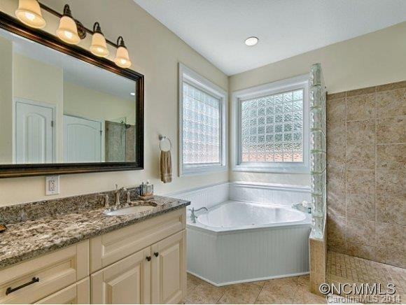 12 AMARETTO DRIVE - Photo 13