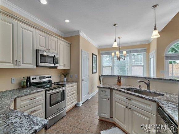 12 AMARETTO DRIVE - Photo 6