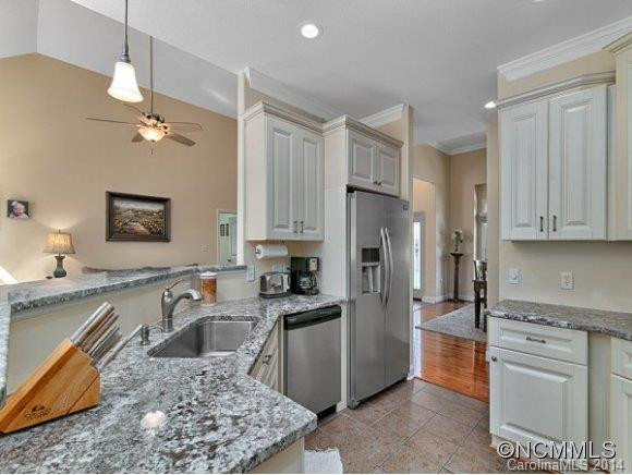 12 AMARETTO DRIVE - Photo 7