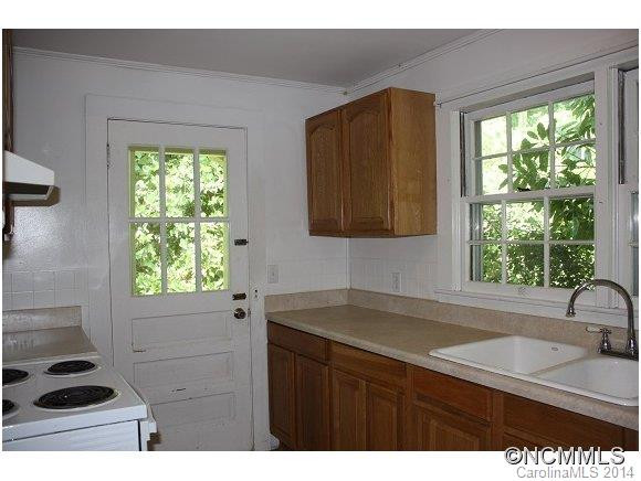 2226 US Hwy 176 - Photo 4