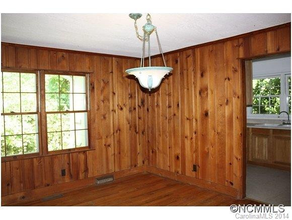 2226 US Hwy 176 - Photo 5