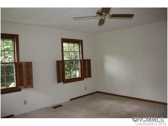 2226 US Hwy 176 - Photo 10