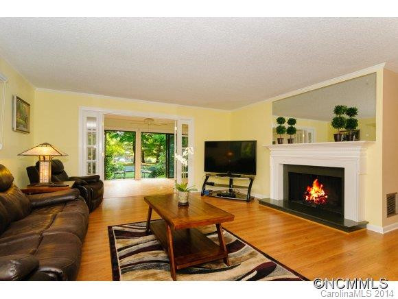 441 Crowfields Drive - Photo 2