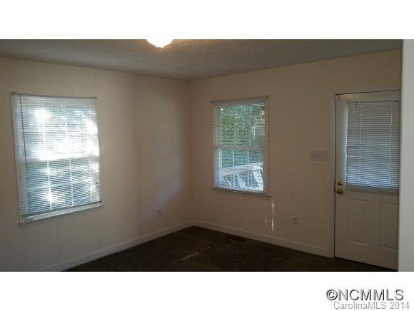 21 BROADVIEW DR - Photo 2