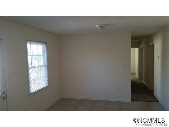 21 BROADVIEW DR - Photo 4