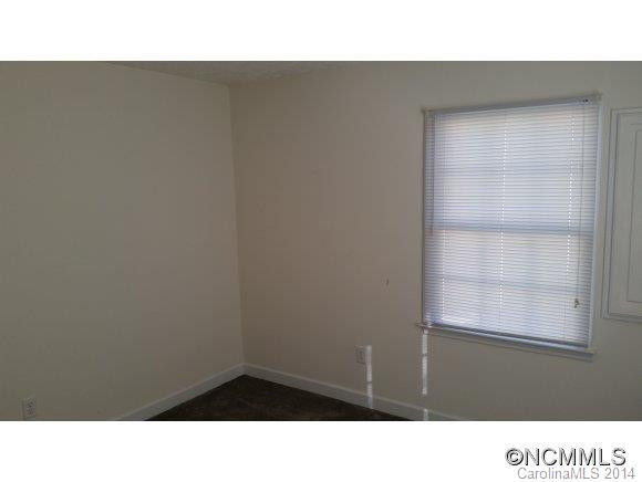 21 BROADVIEW DR - Photo 8