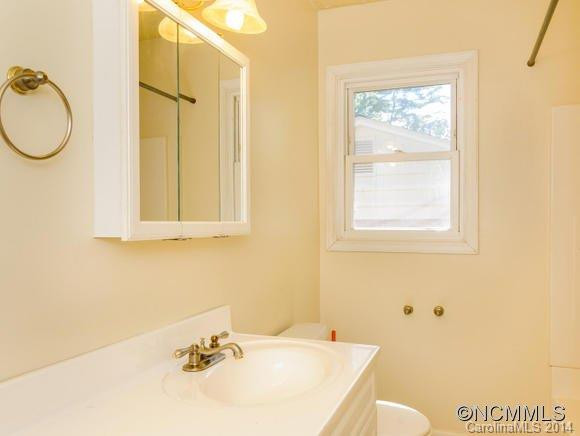 207 S. Oconeechee Ave - Photo 4