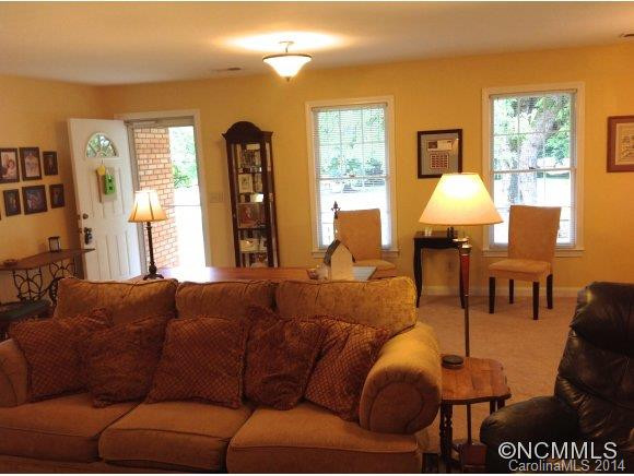 5 East Carson Street - Photo 4